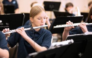 Hızlı Çalmanın "Yavaş" Sırrı: Kas Hafızası Nasıl İnşa Edilir?